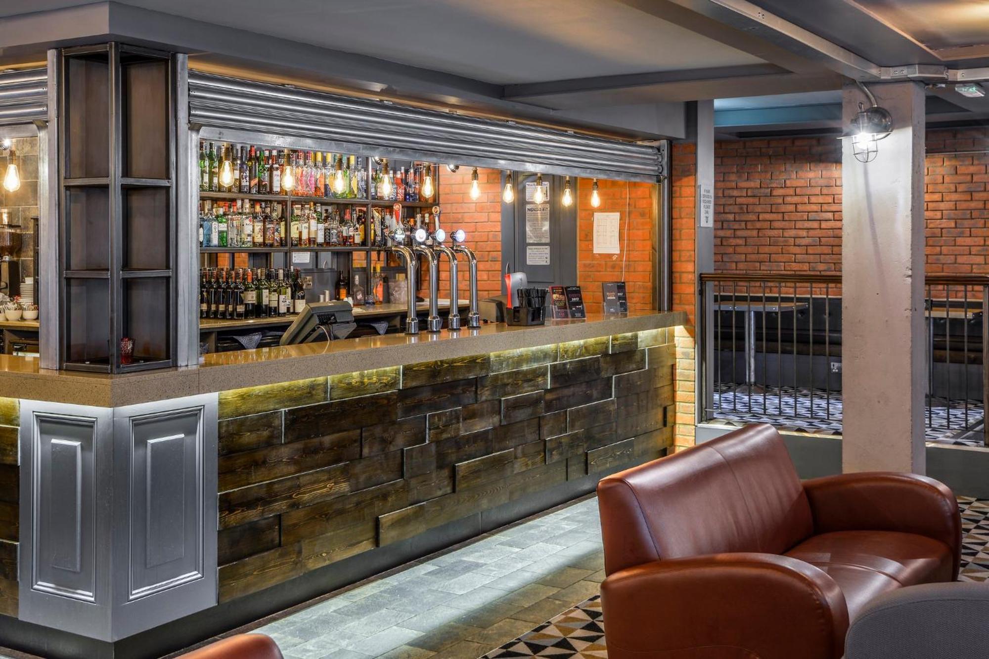 Holiday Inn - Manchester - Oldham By Ihg المظهر الخارجي الصورة