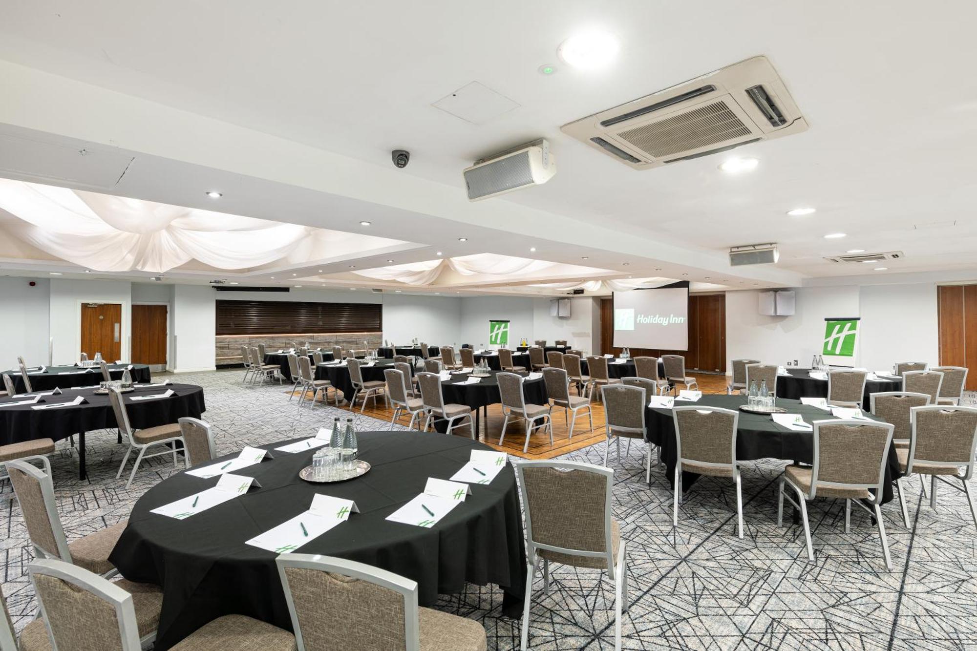 Holiday Inn - Manchester - Oldham By Ihg المظهر الخارجي الصورة