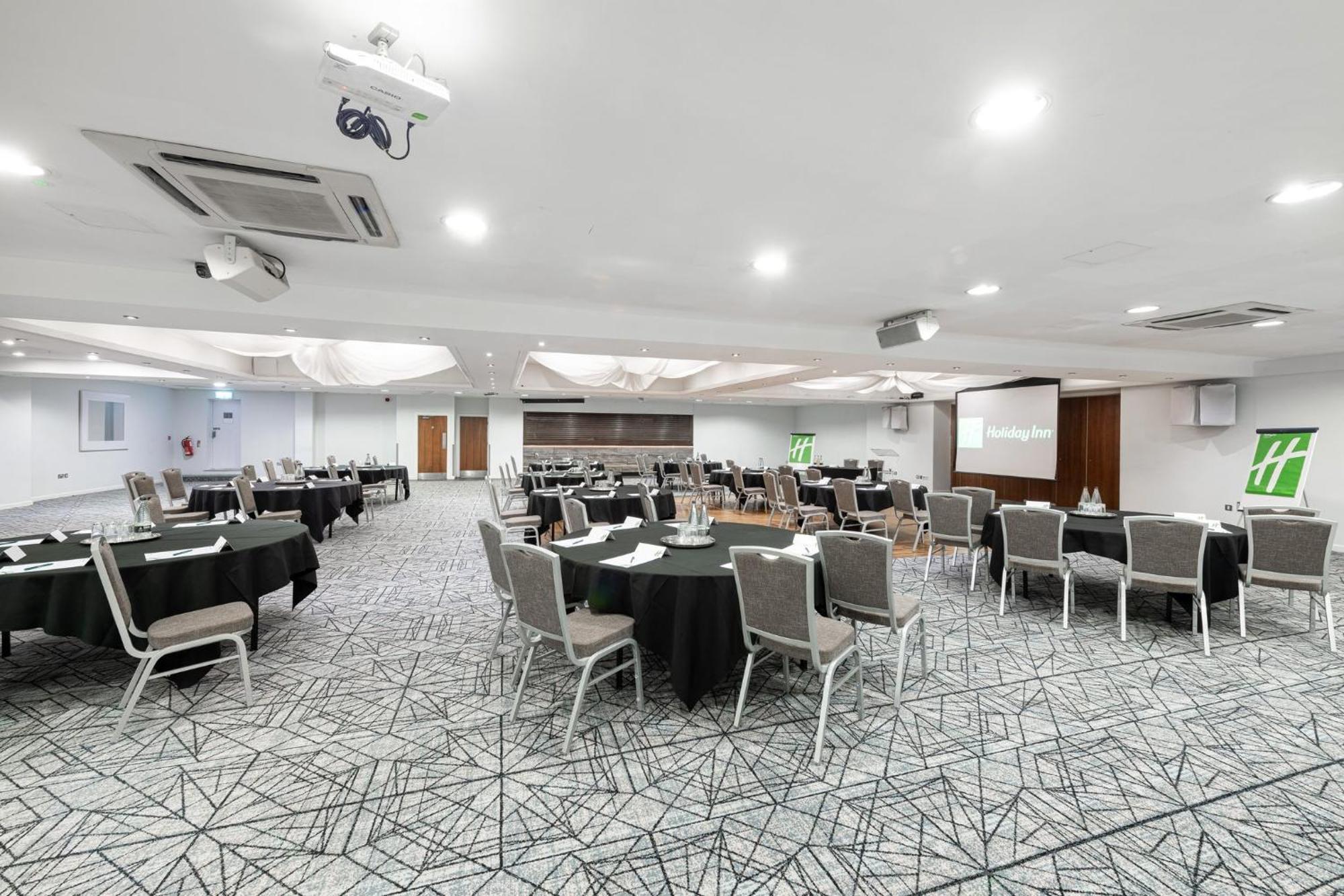 Holiday Inn - Manchester - Oldham By Ihg المظهر الخارجي الصورة