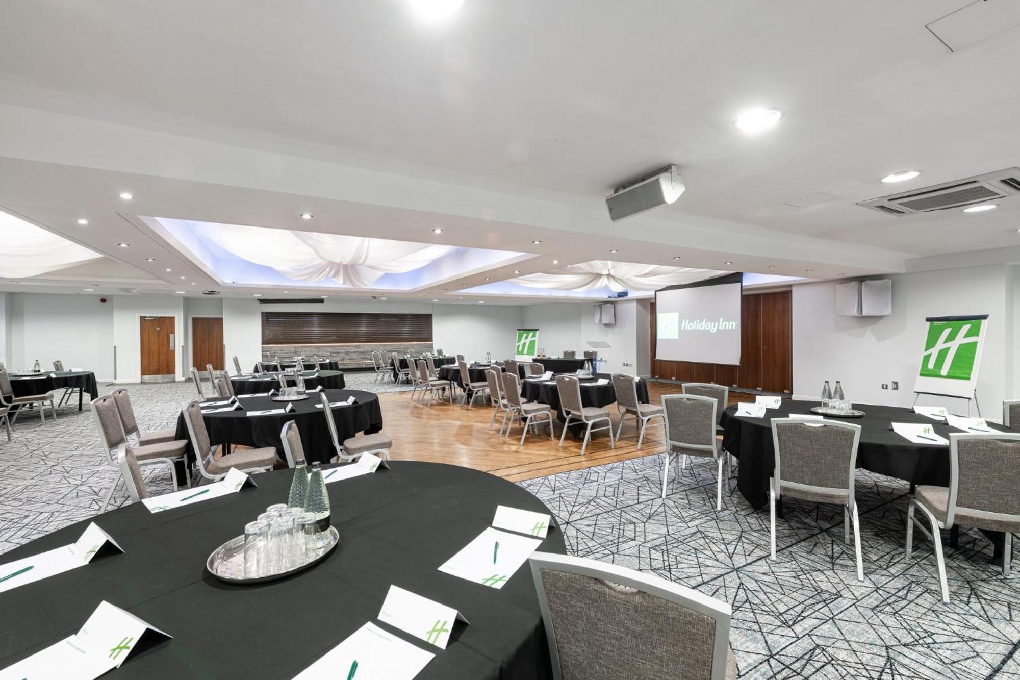 Holiday Inn - Manchester - Oldham By Ihg المظهر الخارجي الصورة